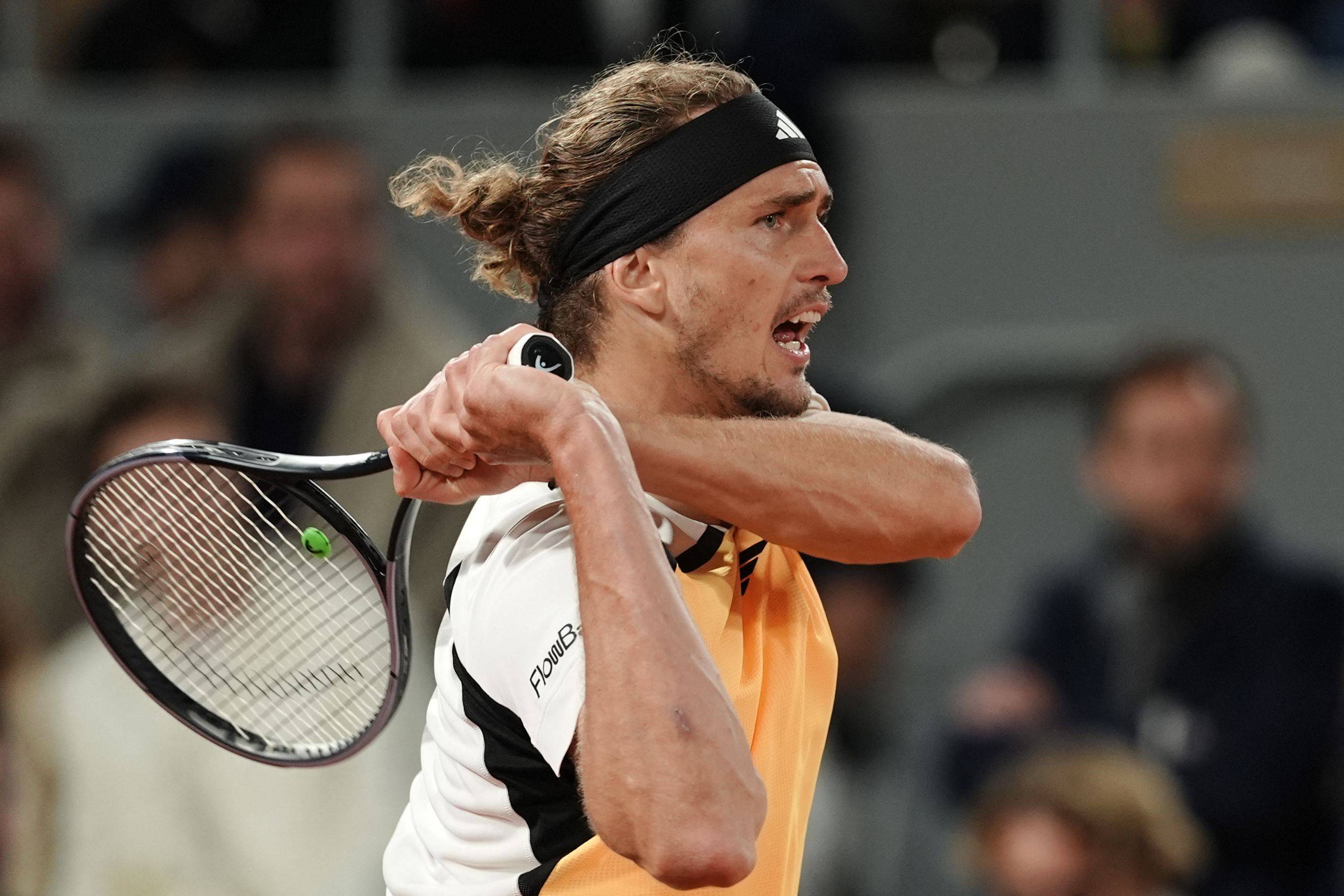 美国网球队轻取意大利网球队,兹维列夫完成帽子戏法 美国网球队轻取意大利网球队,兹维列夫完成帽子戏法