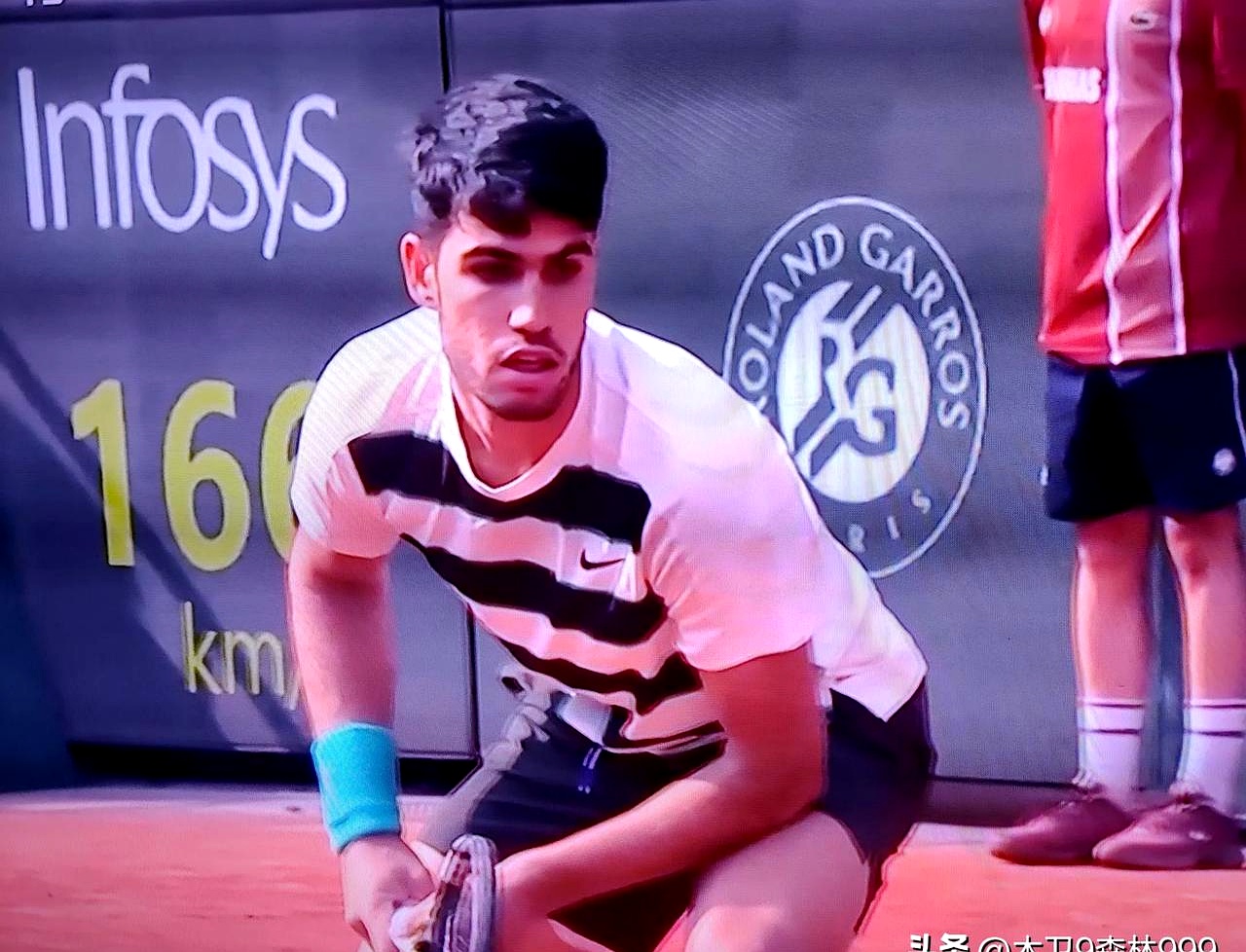 西班牙网球队绝杀意大利网球队，阿尔卡拉斯爆发神勇