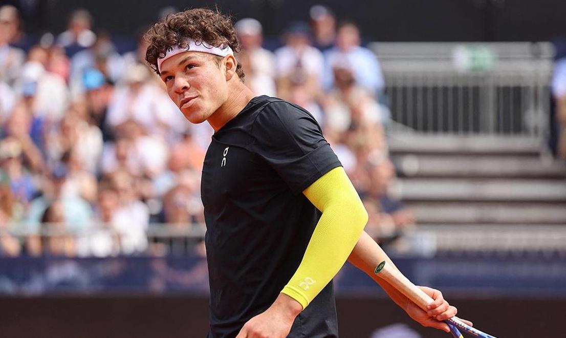 澳大利亚网球队鏖战法国网球队，纳达尔完成帽子戏法