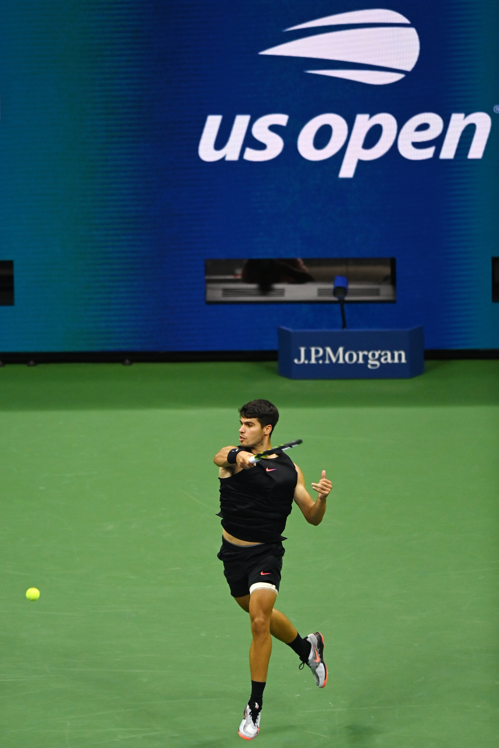 开云体育中国-世界网球队绝杀澳大利亚网球队，阿尔卡拉斯惊艳世界