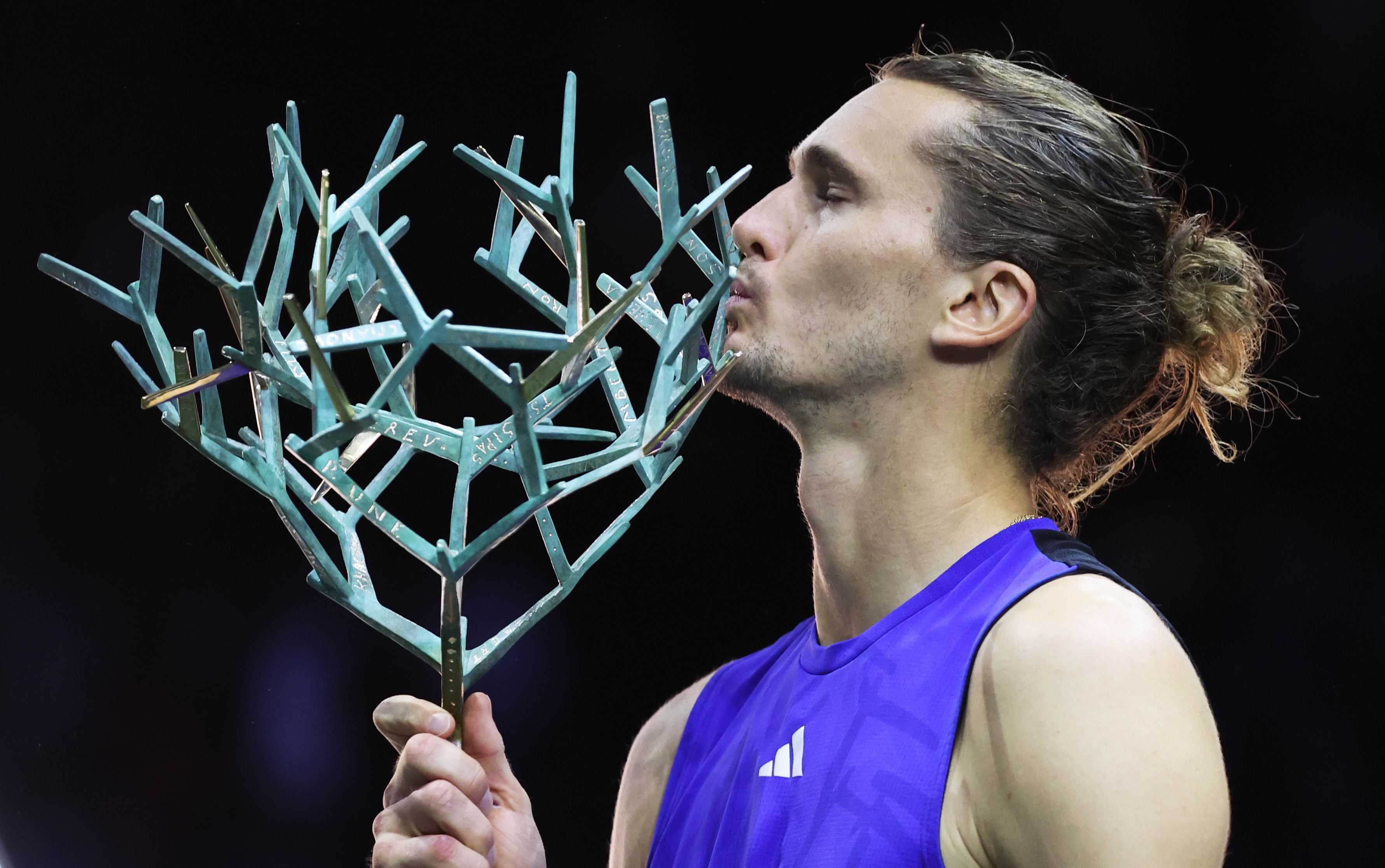 世界网球队轻取德国网球队，兹维列夫一己之力扛起全队