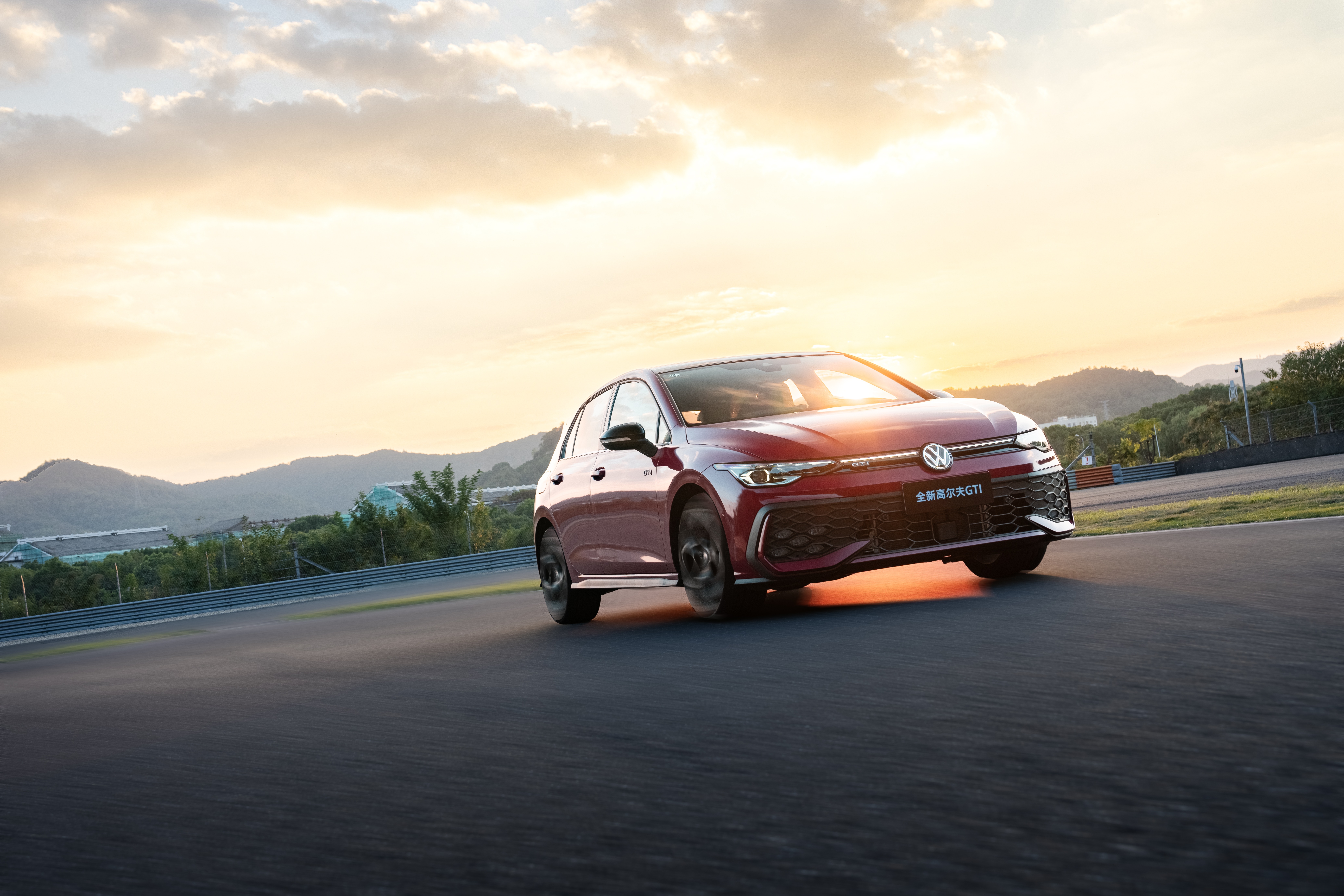 技术流与激情碰撞，高尔夫决赛再创新高