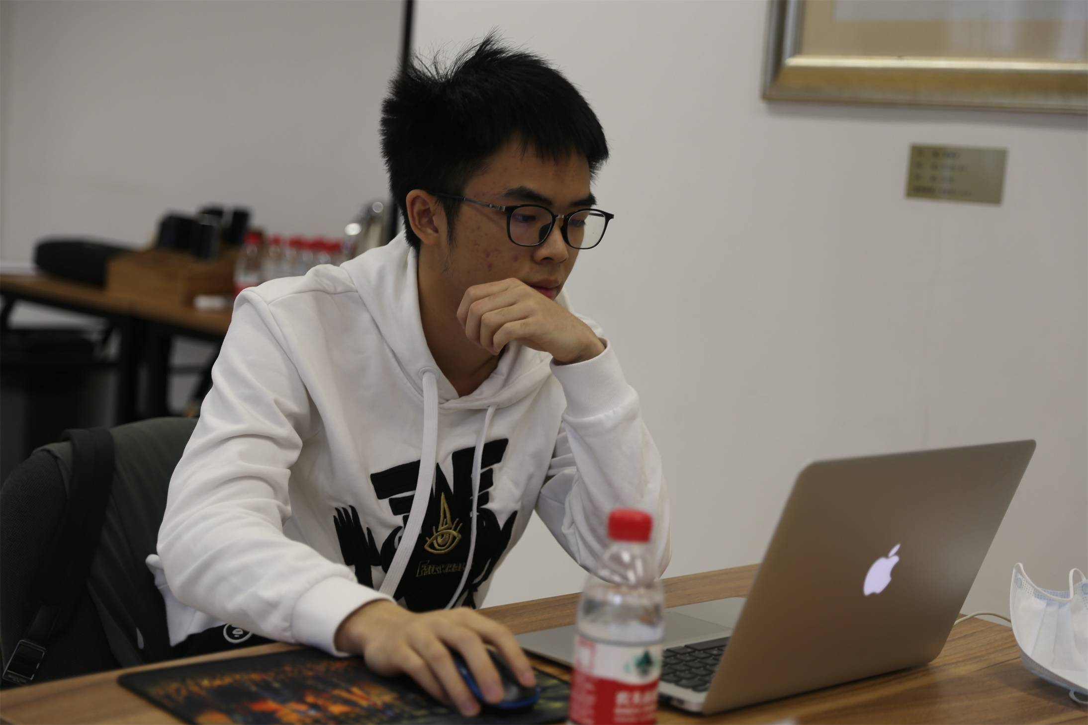 开云体育官网-CS2小组赛落幕，强队悉数晋级