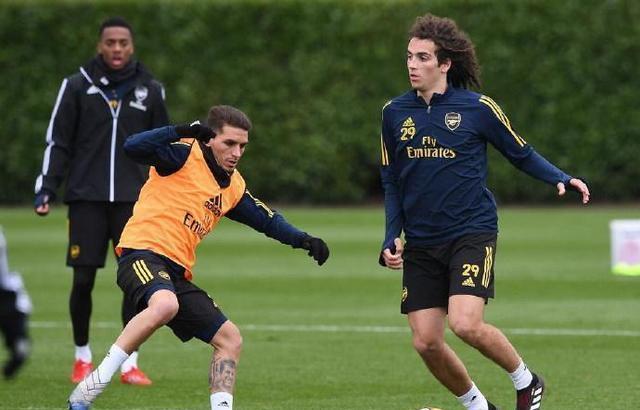 开云sport-希腊力克荷兰，马丁内利点燃赛场