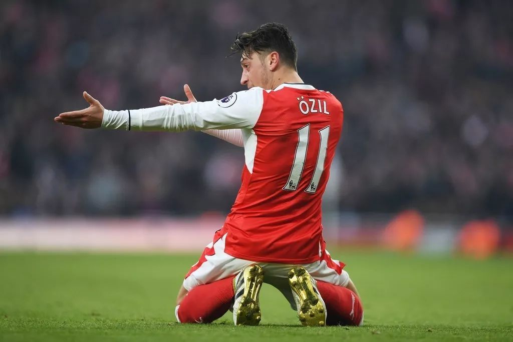 阿森纳作壁上观，主场演绎神奇逆转