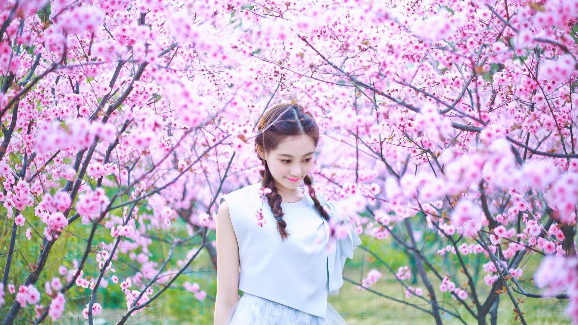 开云体育官网-银色彗星撕裂红海，索伯鏖战法拉利，勒克莱尔单骑点燃摩纳哥