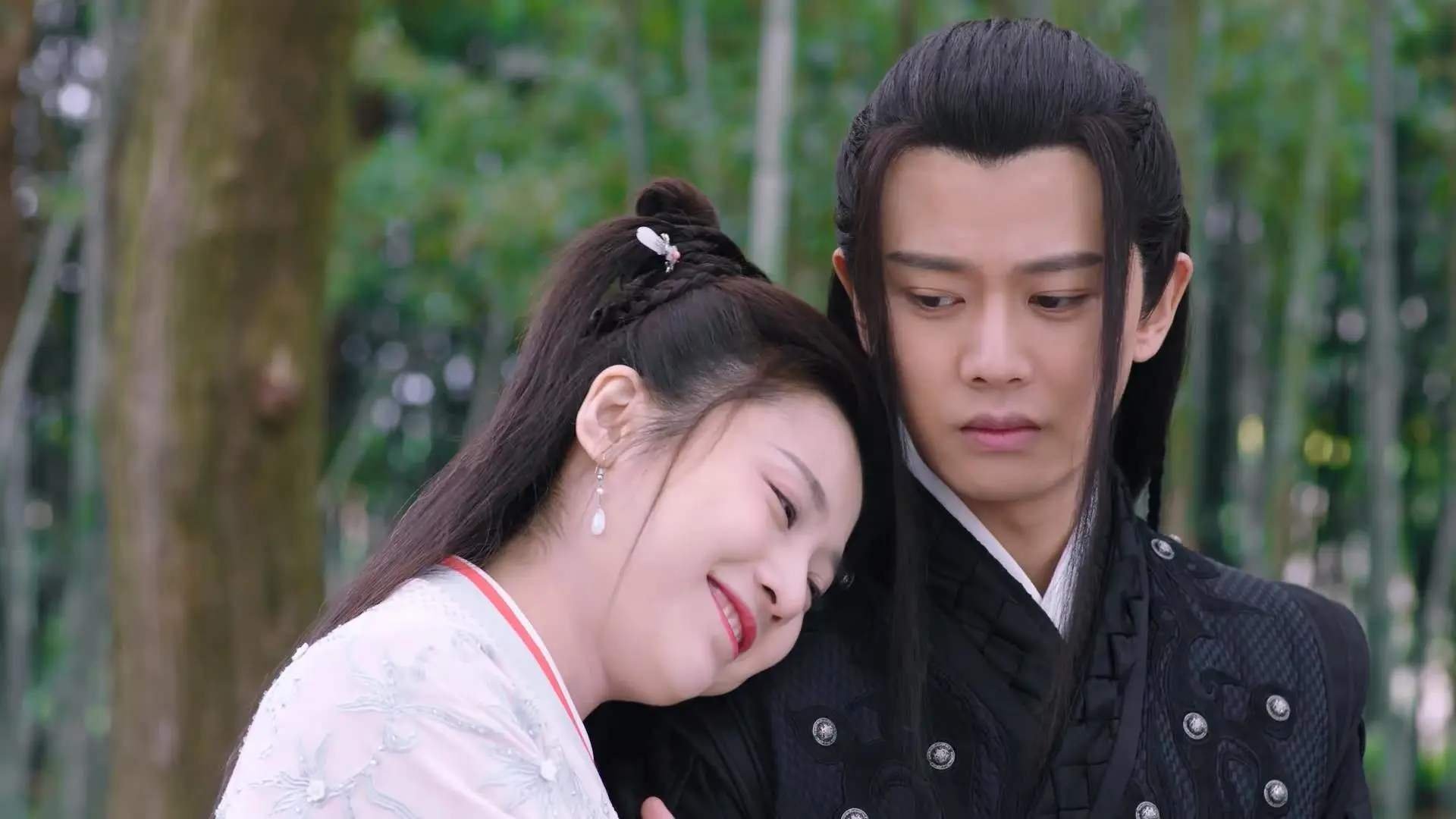 赛道破局者，索伯绝境逆袭，周冠宇一超定乾坤