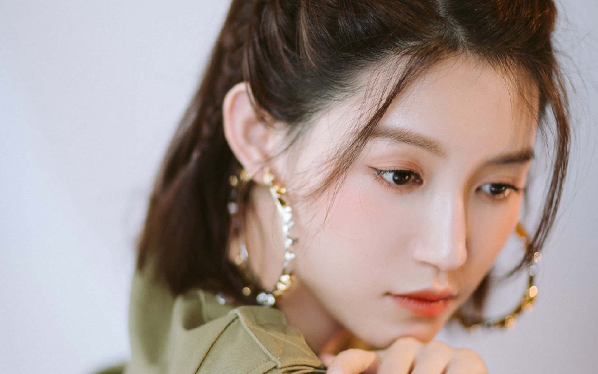 开云体育-空砍62分！拉文生涯之夜沦为波波维奇战术教材，马刺团队篮球完胜独行侠