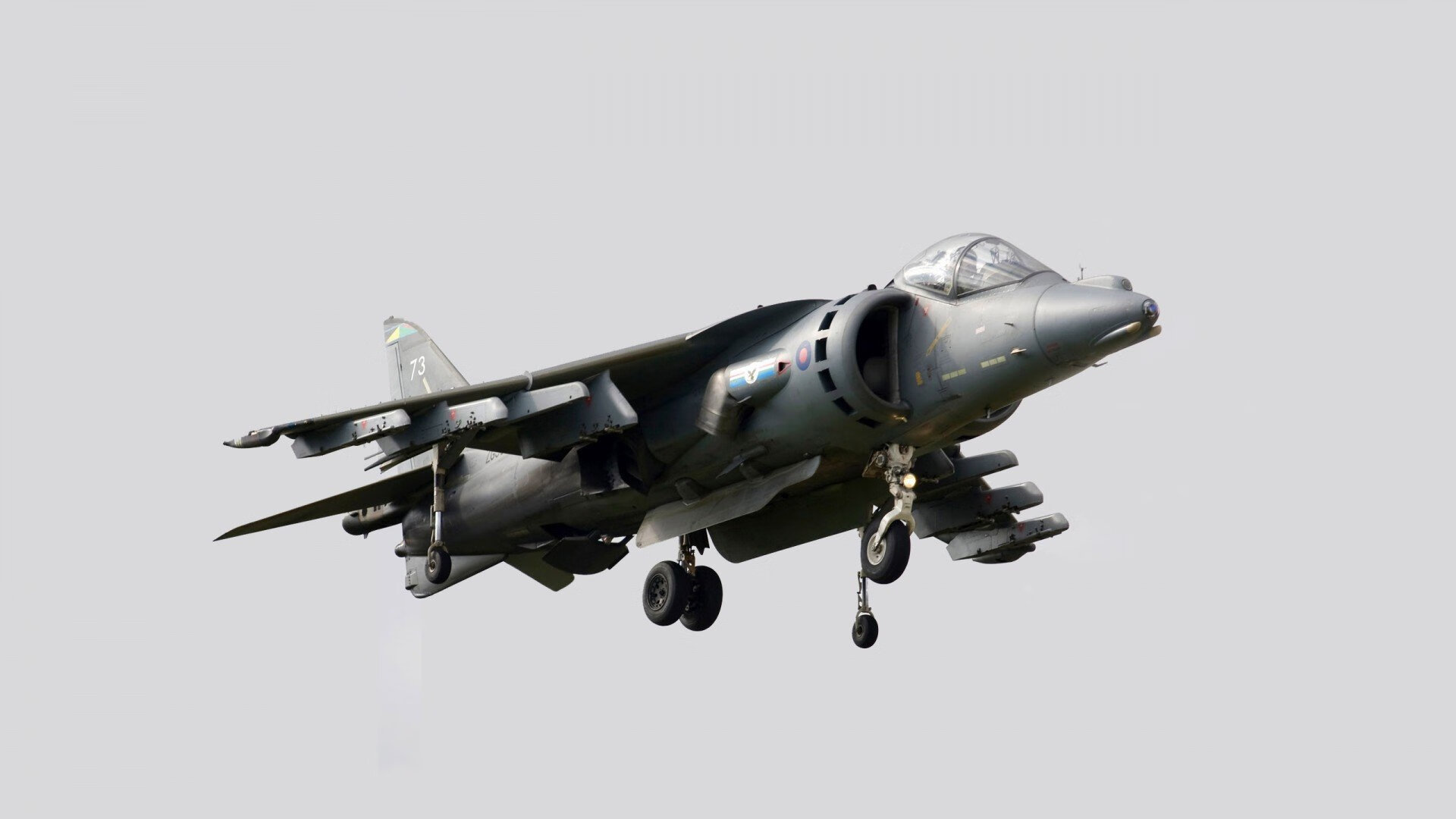 塞维利亚铁壁封锁莱比锡红牛，法比尼奥灵光一闪定乾坤