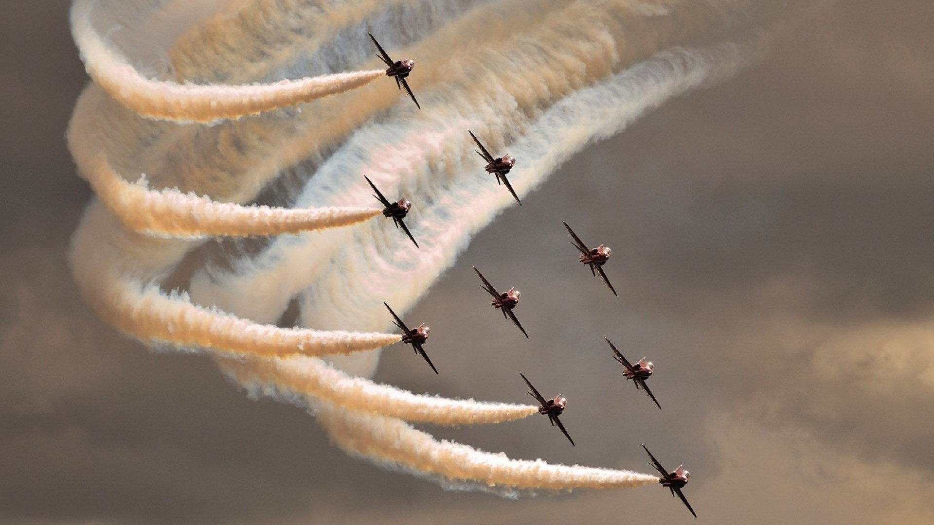 开云体育-星河独舞，当莱万用一粒传球证明，半决赛需要怎样的孤胆