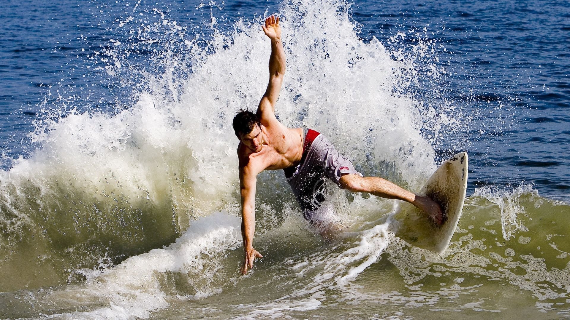 开云体育官网-黄喜灿点亮北欧之夜，从瑞典克敌到东决封神，一个人的战争与荣耀