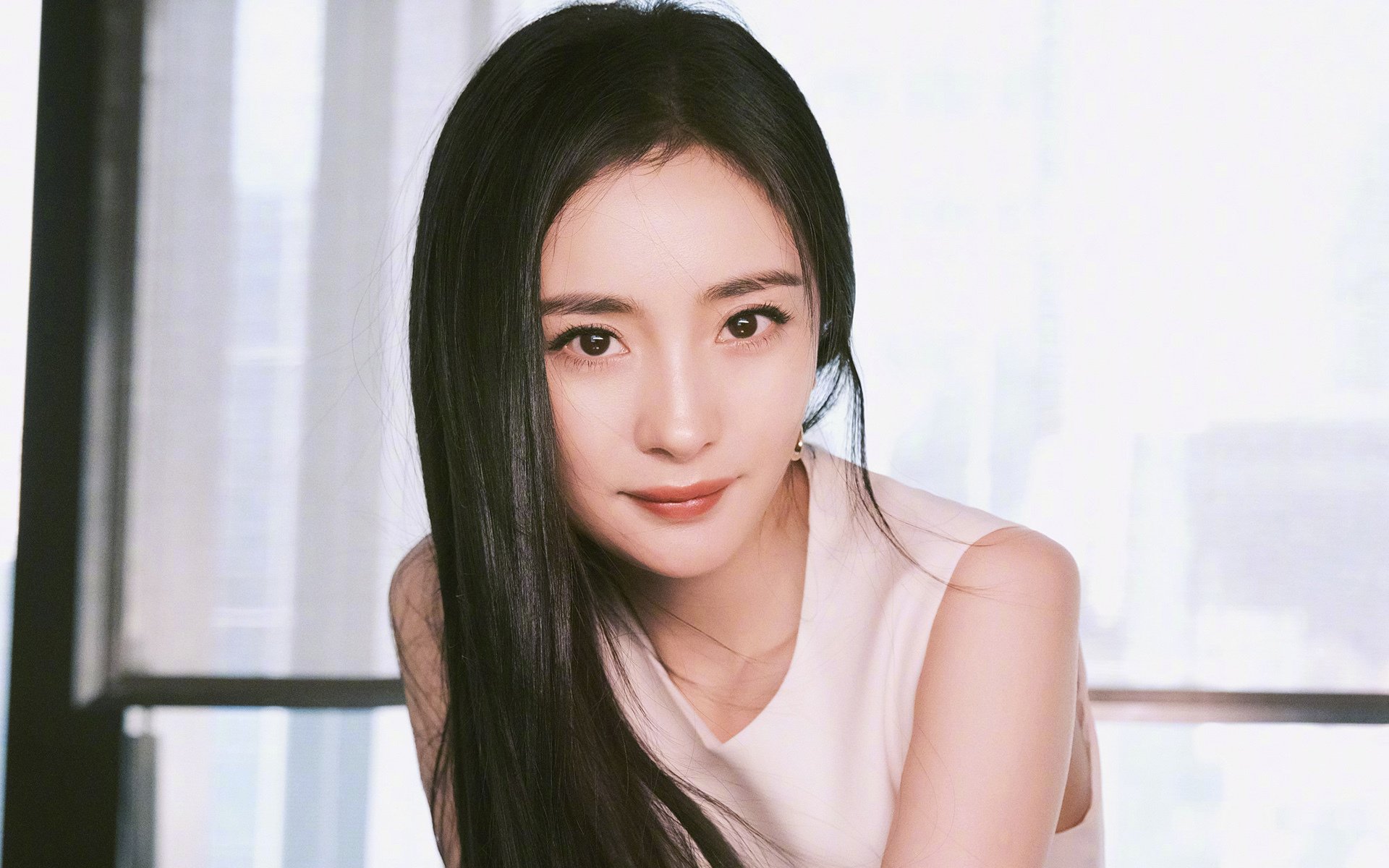 开云体育app-这是一个非常具有想象力和戏剧张力的关键词组合。它打破了现实的足球逻辑（2026世界杯扩军后，F组实际情况可能与描述不同）但正因如此，才赋予了创作唯一性和爆冷美学的空间